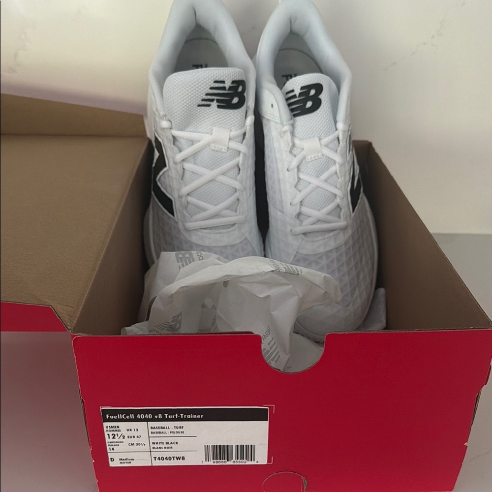 Brand New New Balance Men's Fuel Cell 4040 v8 Turf Trainer size 12.5